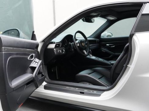 Used 2018 Porsche 911 Turbo S image 60