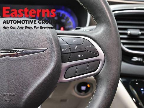 Used 2023 Chrysler Voyager LX FWD image 16