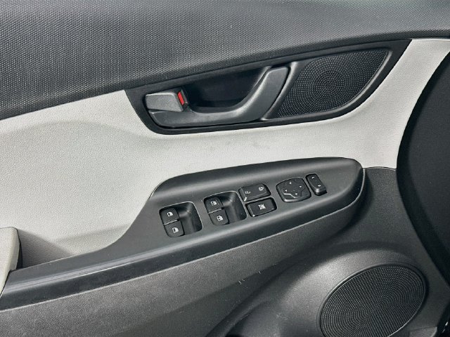Used 2023 Hyundai Kona SEL FWD image 22