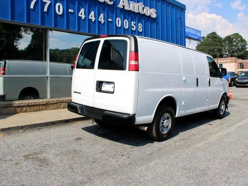 Used 2018 Chevrolet Express 2500 image 4