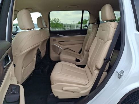 Used 2021 Jeep Grand Cherokee L Limited AWD/4WD image 11