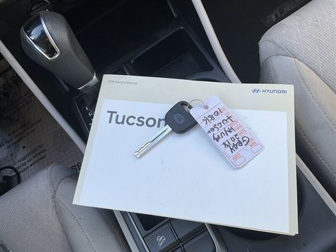 Used 2018 Hyundai Tucson SE image 28