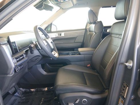 Used 2025 Hyundai Santa Fe Limited image 9