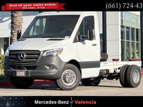 New 2024 Mercedes-Benz Sprinter 4500 image 1