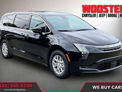 New 2027 Chrysler Pacifica Select