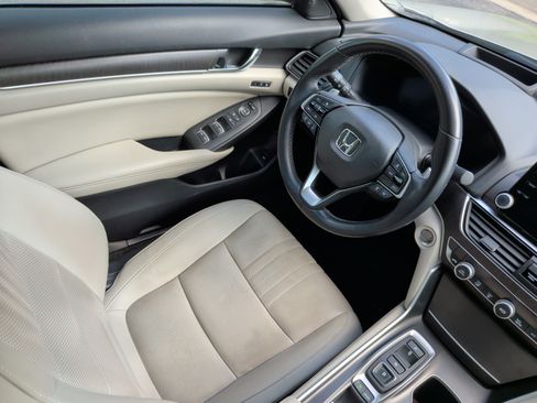 Used 2020 Honda Accord Touring image 35