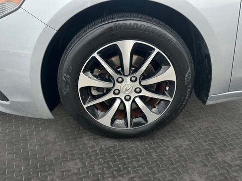 Used 2017 Acura TLX FWD image 9