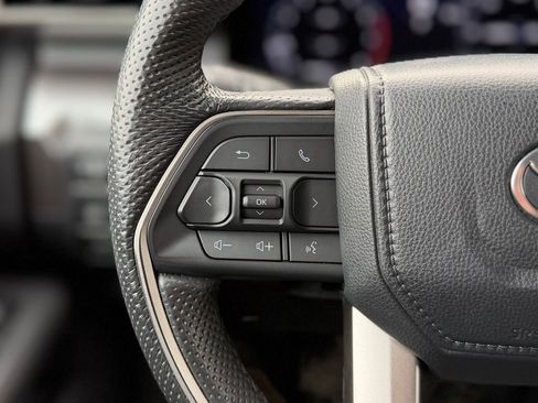 Used 2024 Toyota Tacoma TRD Off-Road image 8