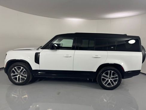 Used 2023 Land Rover Defender 130 SE AWD/4WD image 8