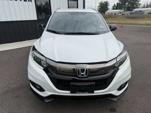 Used 2021 Honda HR-V Sport image 3
