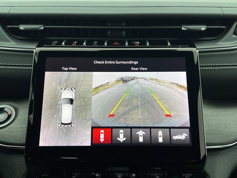 Used 2024 Jeep Grand Cherokee Overland w/ Adv Protech Group III image 30