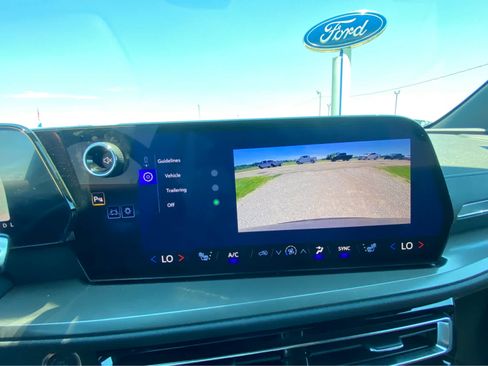 Used 2026 Chevrolet Traverse LT AWD/4WD image 38