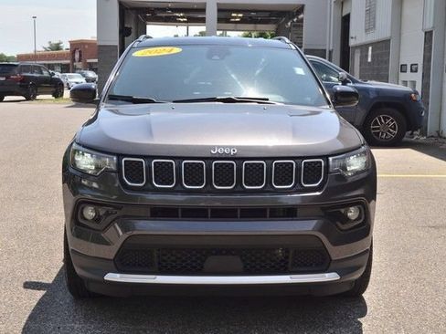 Used 2024 Jeep Compass Limited AWD/4WD image 3
