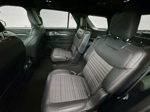 Used 2025 Ford Explorer ST-Line image 25