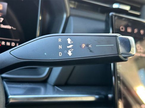 Used 2026 GMC Terrain Elevation w/ Elevation Premium Package image 29