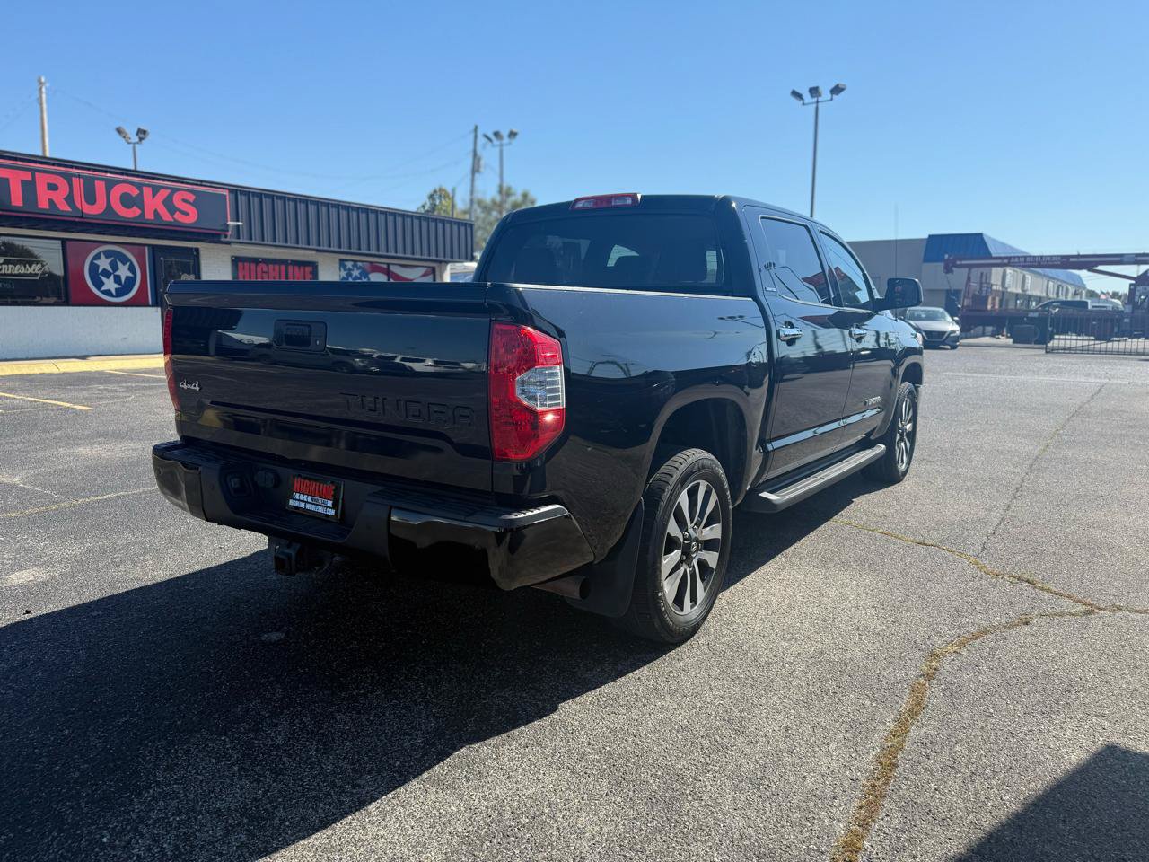 Used 2018 Toyota Tundra Limited w/ Limited Premium Package AWD/4WD image 5
