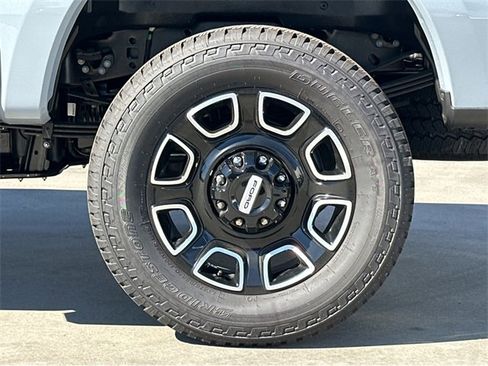 New 2025 Ford F350 Platinum w/ FX4 Off-Road Package image 40