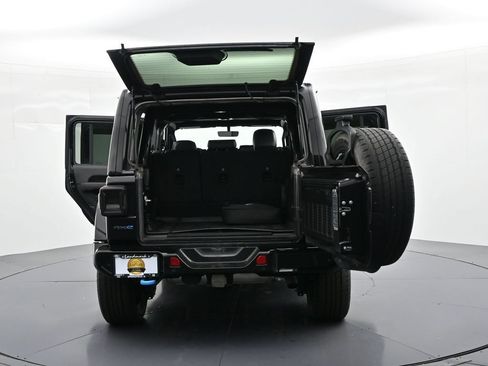 Used 2021 Jeep Wrangler Unlimited Sahara AWD/4WD image 32