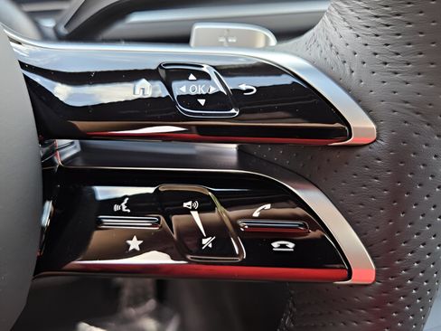 New 2026 Mercedes-Benz GLS 580 4MATIC image 18