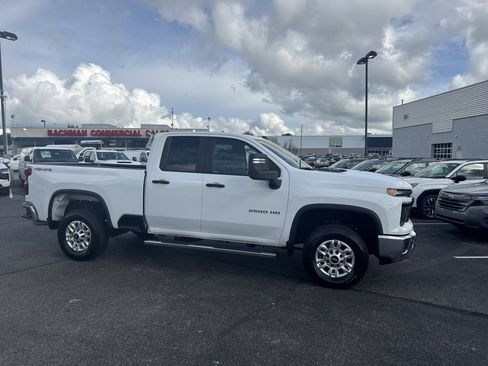 Used 2025 Chevrolet Silverado 2500 W/T w/ WT Convenience Package AWD/4WD image 2