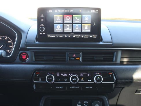 Certified 2025 Honda Pilot Touring image 13