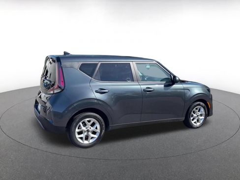 Used 2025 Kia Soul LX w/ LX Technology Package FWD image 12