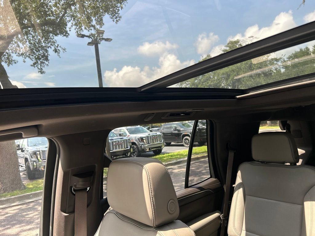 Used 2021 GMC Yukon SLT w/ SLT Luxury Plus Package AWD/4WD image 13