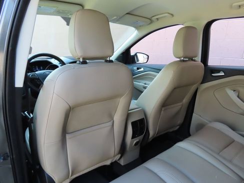 Used 2019 Ford Escape SEL image 22