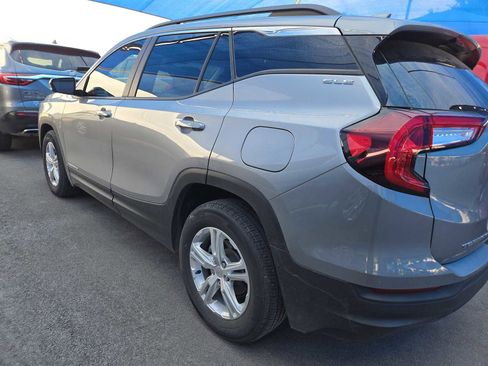 Used 2024 GMC Terrain SLE w/ Driver Convenience Package FWD image 3