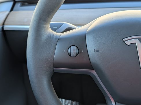 Used 2024 Tesla Model Y Long Range image 22