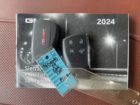Used 2024 GMC Sierra 1500 Denali Ultimate AWD/4WD image 10