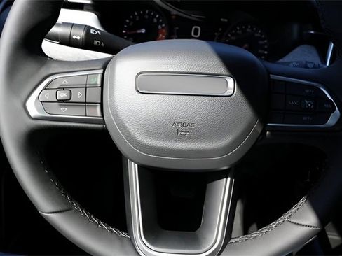 New 2026 Jeep Compass Latitude image 20