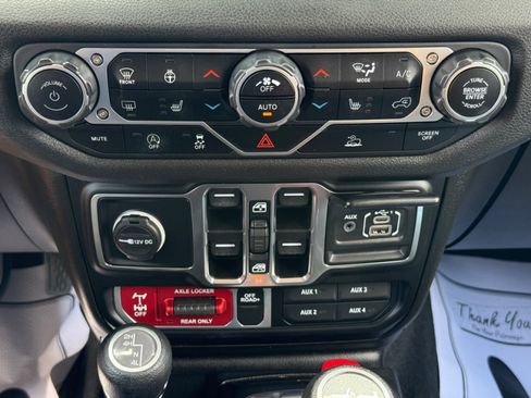 Used 2024 Jeep Wrangler Unlimited Sport AWD/4WD image 16