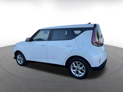 Used 2025 Kia Soul LX w/ LX Technology Package FWD image 10