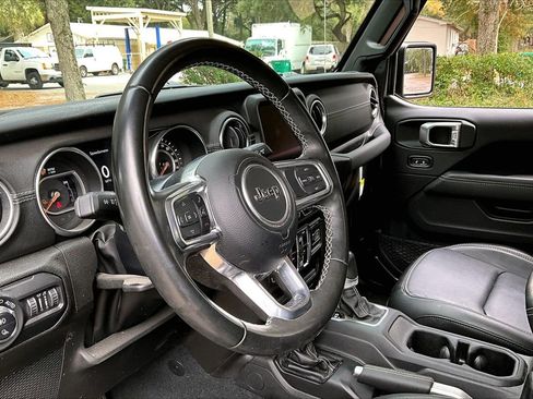 Used 2022 Jeep Gladiator Overland w/ Popular Equipment Package image 14