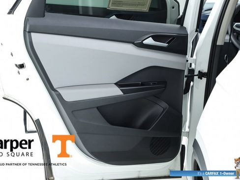 Used 2023 Volkswagen Taos SE w/ Panoramic Sunroof Package FWD image 55