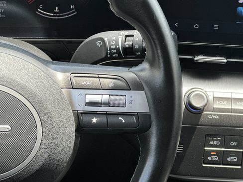 Used 2025 Hyundai Kona SEL FWD image 21