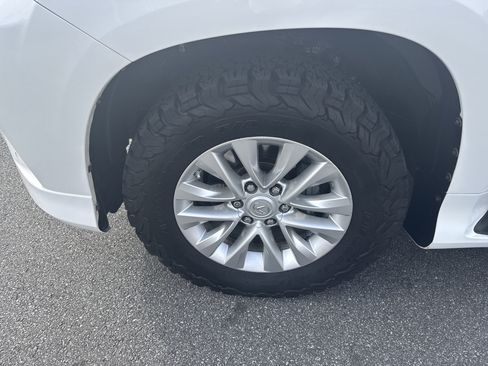 Used 2014 Lexus GX 460 image 14