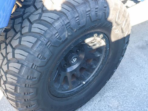 Used 2016 Jeep Wrangler Unlimited Sahara w/ Connectivity Group AWD/4WD image 16