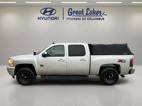 Used 2010 Chevrolet Silverado 1500 LT w/ Power Pack Plus image 2