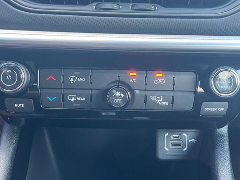 New 2026 Jeep Compass Latitude image 4