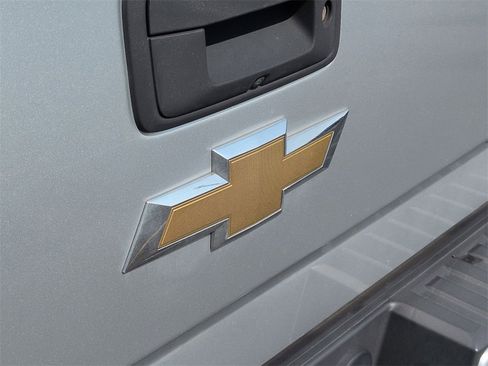 Used 2018 Chevrolet Silverado 1500 LT w/ All Star Edition image 28