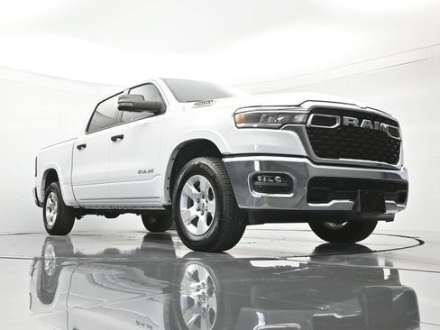 Used 2025 RAM 1500 Big Horn AWD/4WD image 39
