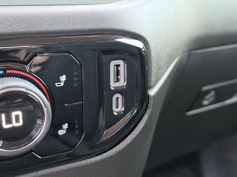 Used 2022 Chevrolet Silverado 1500 LT image 26