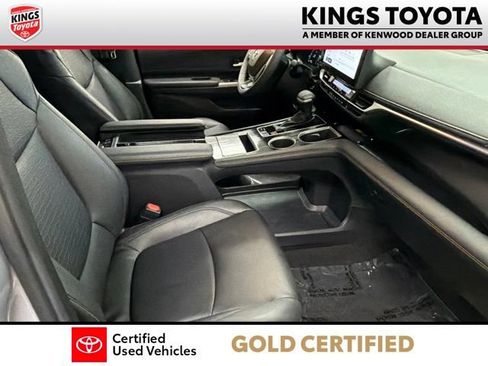 Used 2025 Toyota Sienna XLE Woodland Edition AWD/4WD image 10
