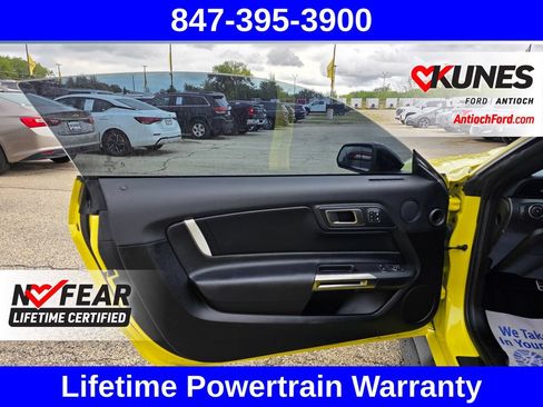 Used 2021 Ford Mustang Shelby GT500 w/ Technology Package RWD image 30