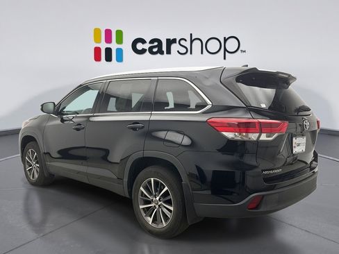 Used 2019 Toyota Highlander XLE image 2