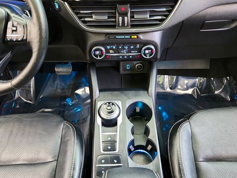 Used 2020 Ford Escape Titanium AWD/4WD image 24