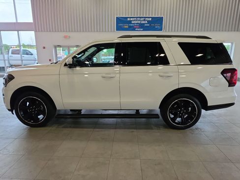 Used 2023 Ford Expedition Limited AWD/4WD image 12