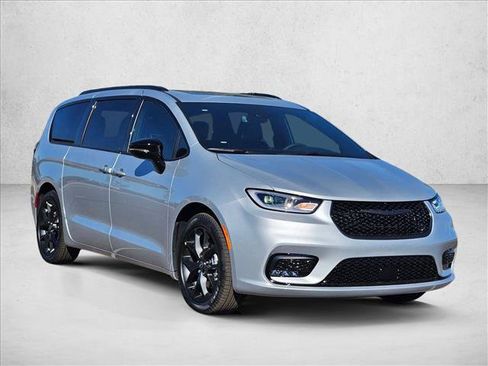 New 2026 Chrysler Pacifica Limited w/ S Appearance Package FWD image 7